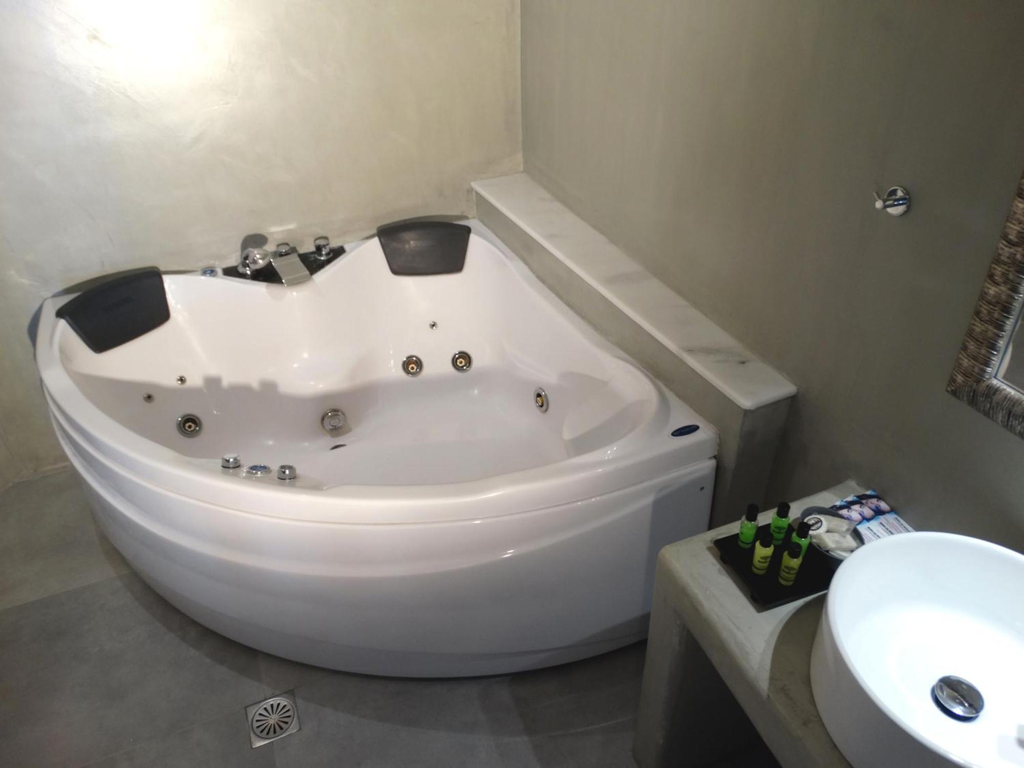 Yposkafo Suites - Studio - Santorini Φηρά Εξωτερικό φωτογραφία